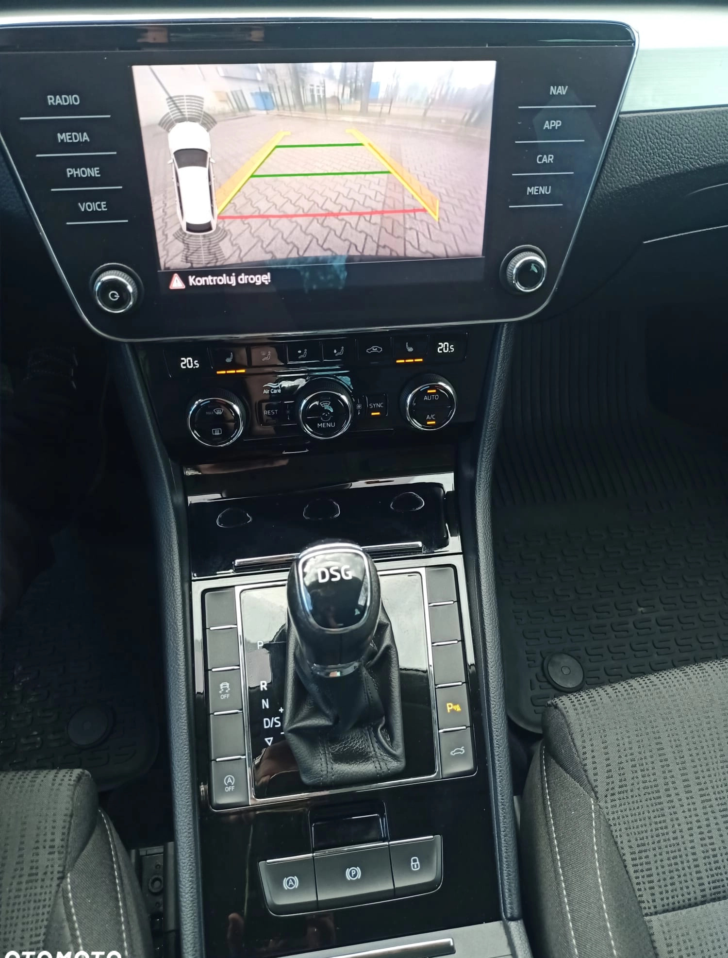 Skoda Superb cena 87900 przebieg: 190000, rok produkcji 2018 z Grybów małe 742